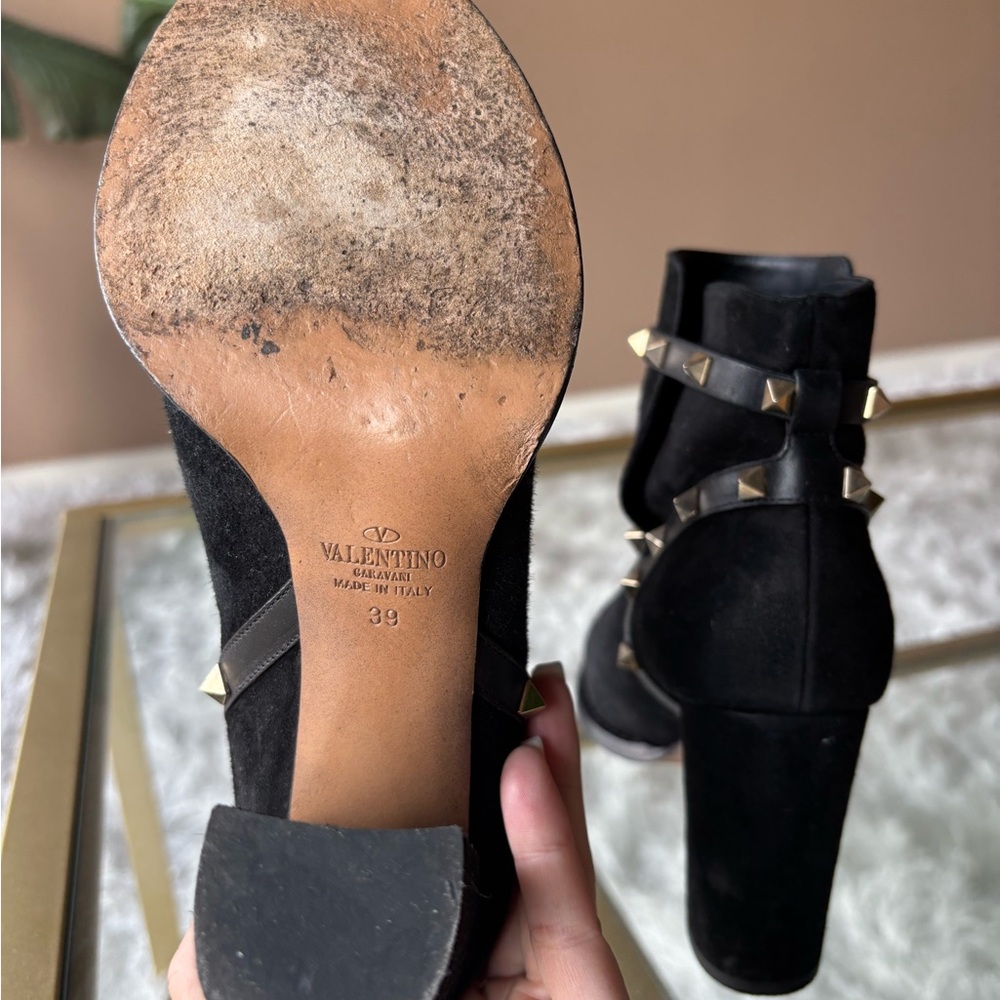 Valentino Garavani Rockstud Suede ankle boots size 8 - Picture 6 of 7